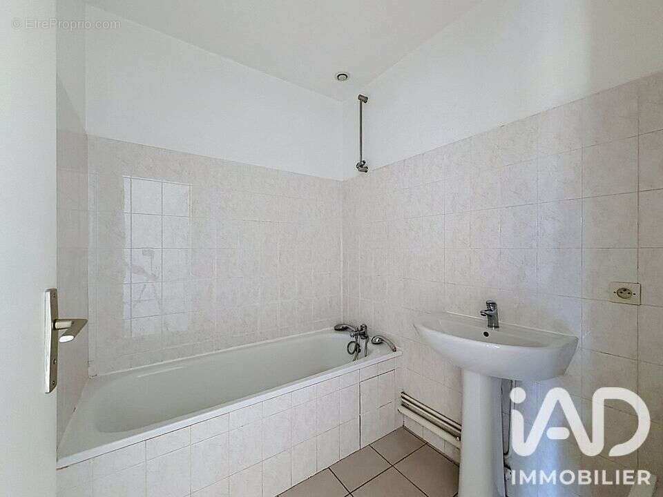 Photo 8 - Appartement à GENAS
