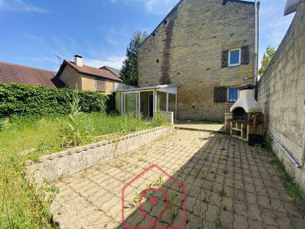 Maison de caractère en pierre de 191 m² - photo 5