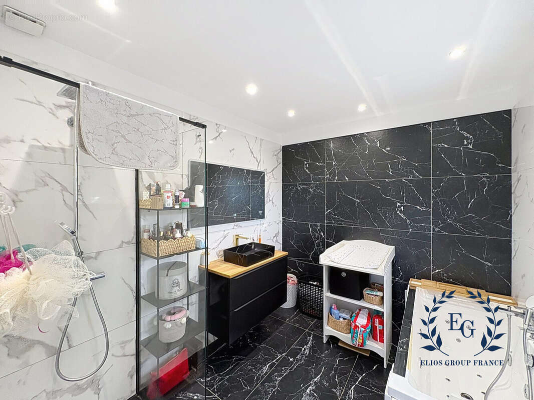 Maison à FLASSANS-SUR-ISSOLE