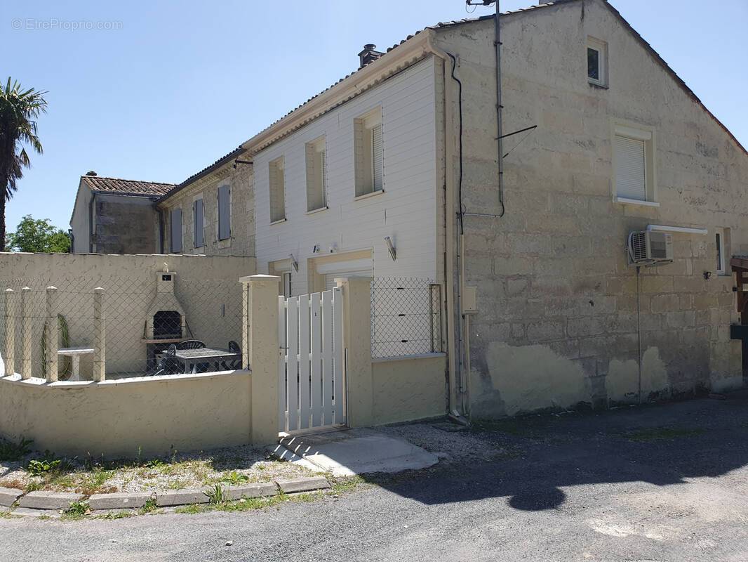Maison à SAINT-SEVER-DE-SAINTONGE