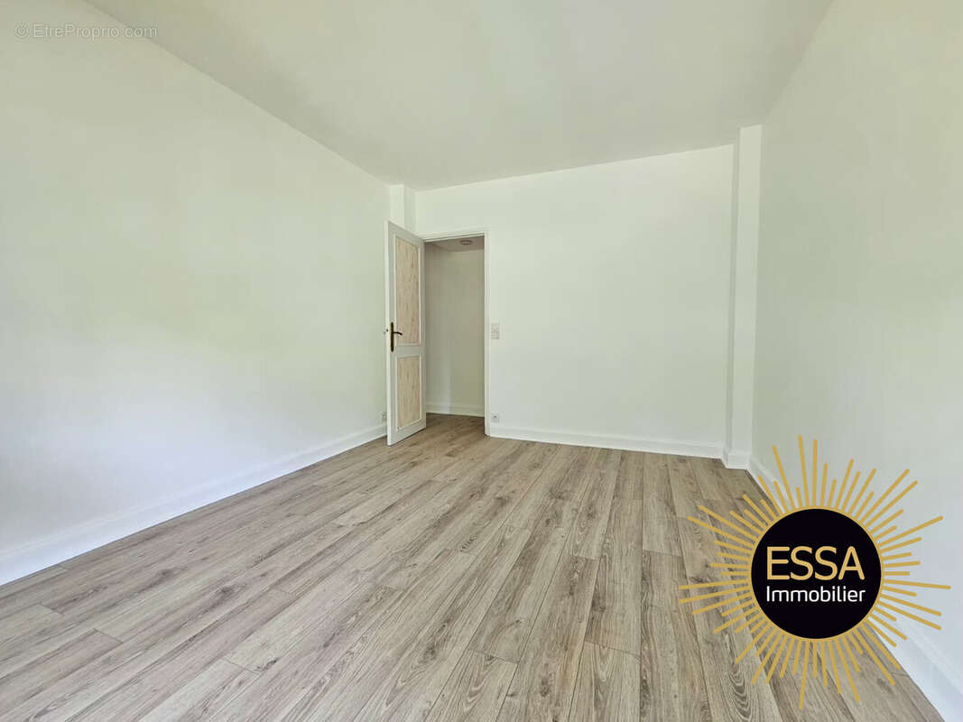 Appartement 111 m² à Rocquencourt  - photo 8