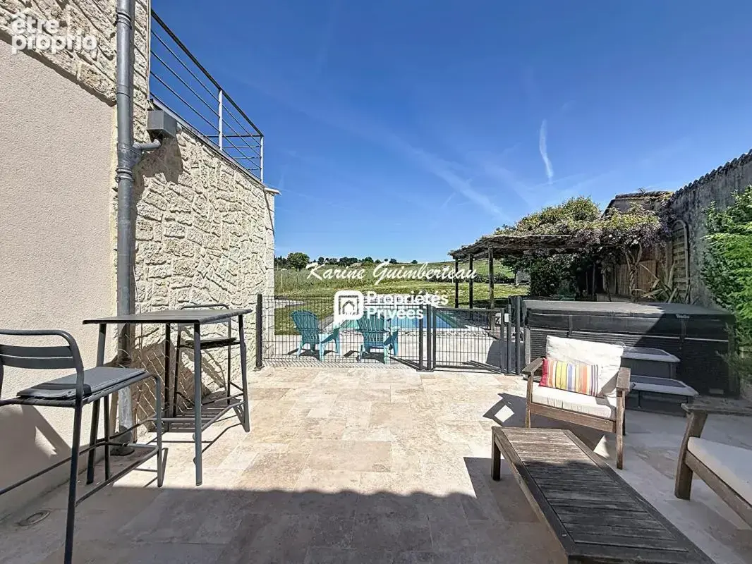 5 min Libourne : Fronsac : Maison familiale climatisée avec piscine et vues - photo 4