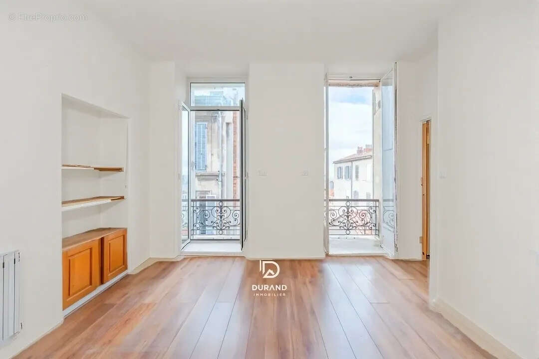 Appartement à MARSEILLE-7E