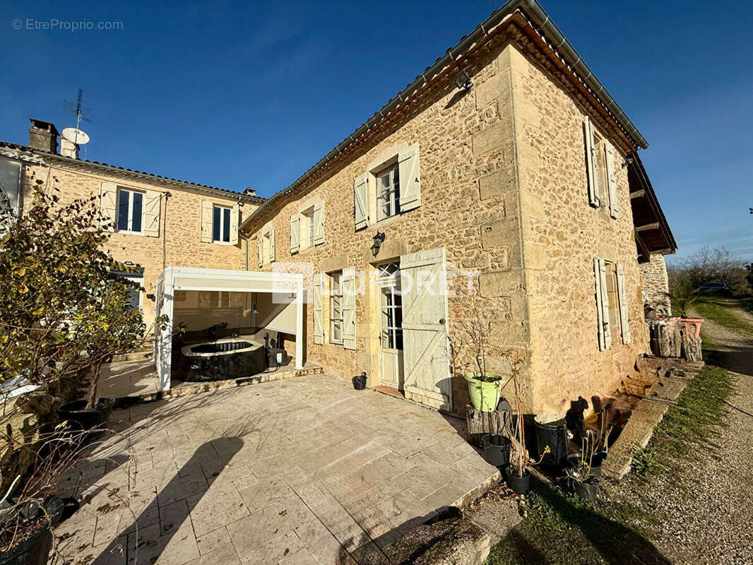 Maison à CASSEUIL