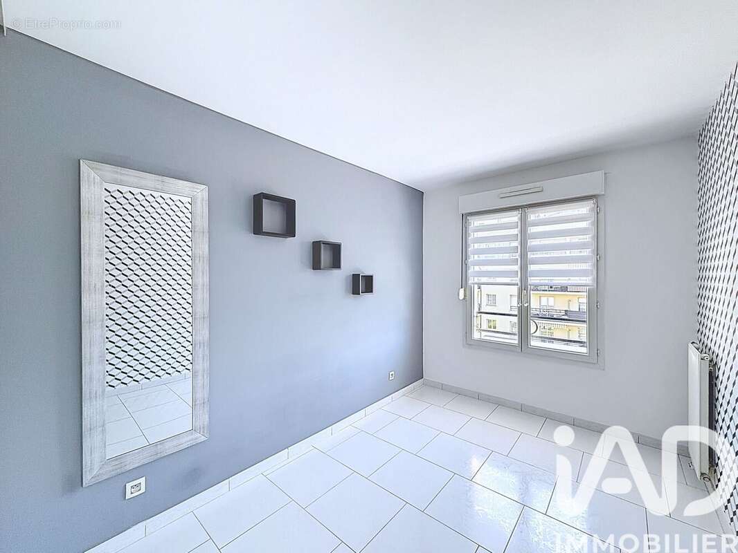 Photo 8 - Appartement à LIVRY-GARGAN