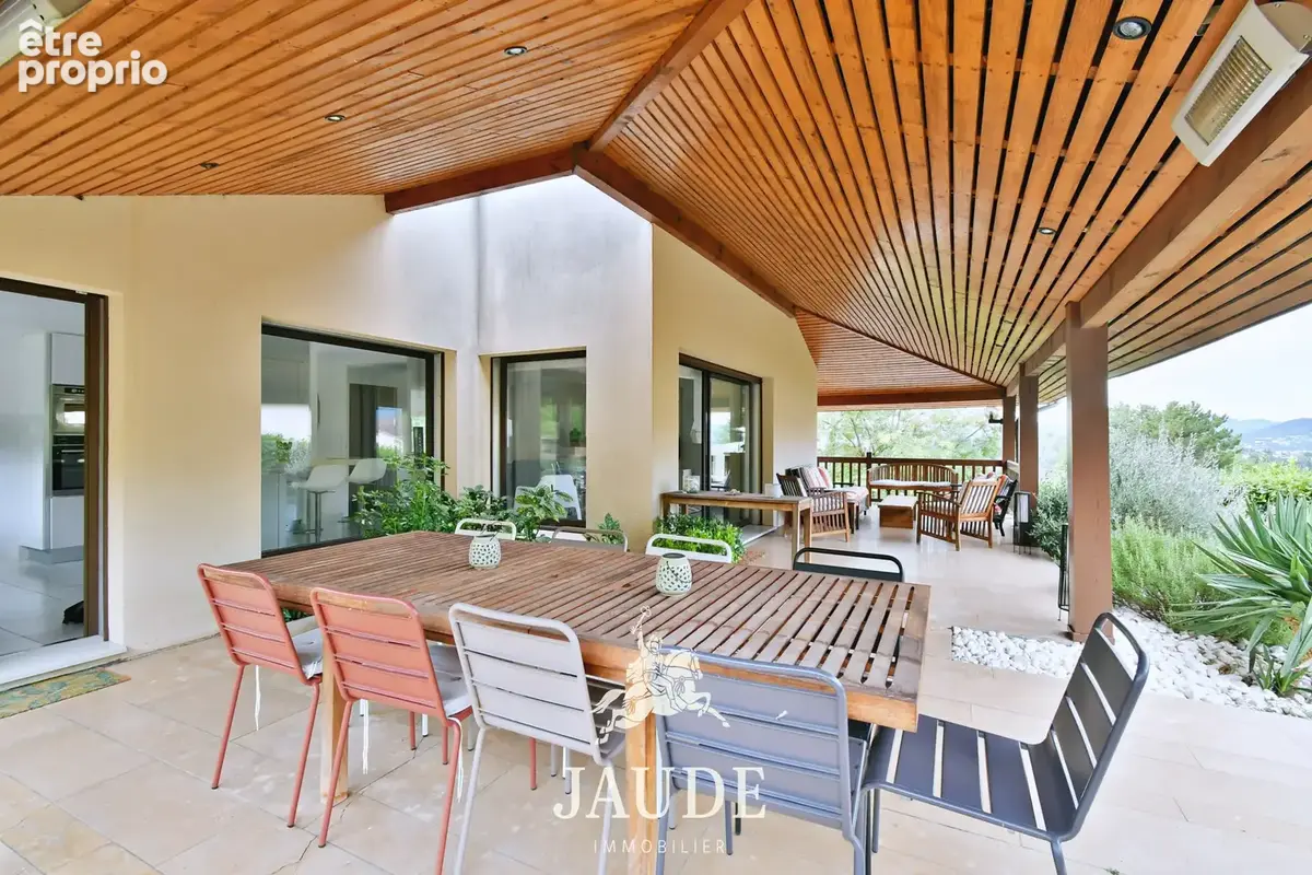 Maison d’architecte de Standing de 277 m2 avec sous-sol complet, terrasses et terrain de 4 110 m2   La Glacièr - photo 16