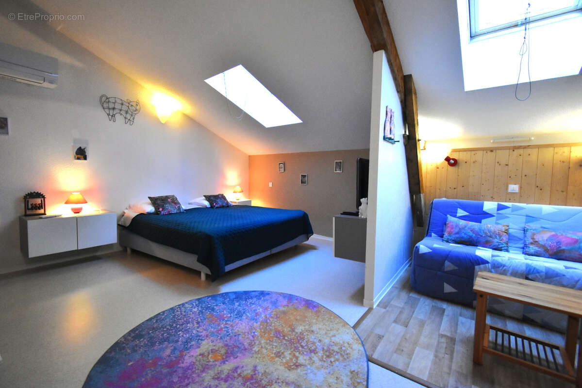 Maison à PUY-L&#039;EVEQUE