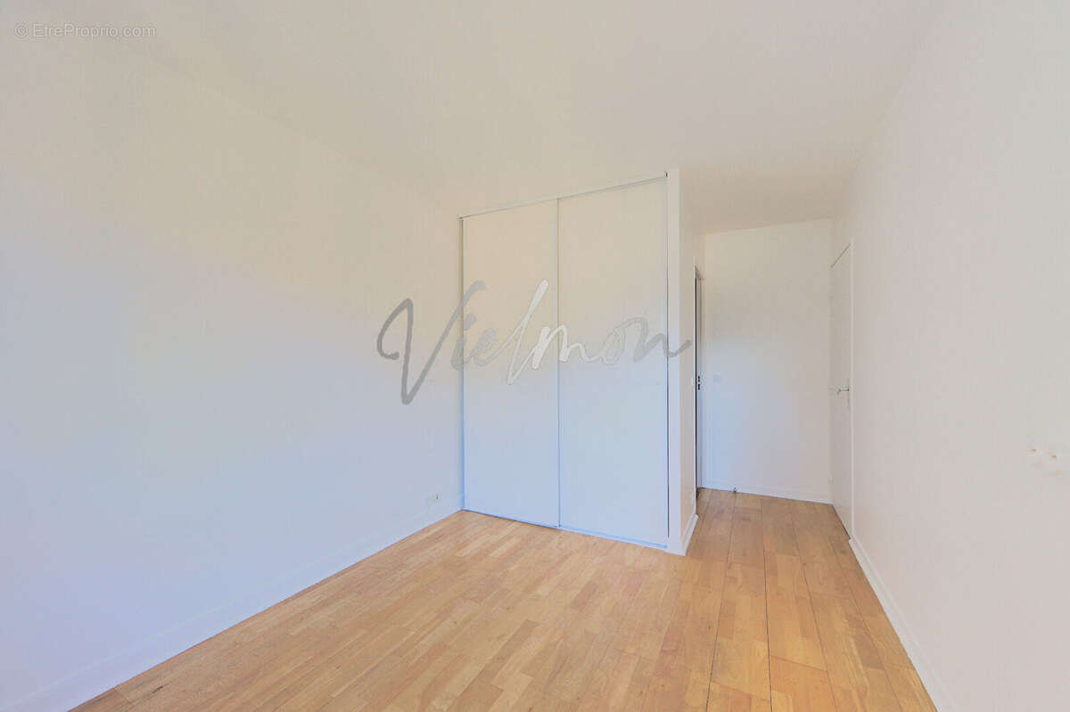 Appartement à LEVALLOIS-PERRET