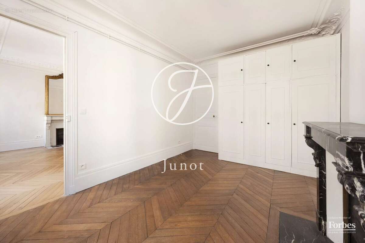Appartement à LEVALLOIS-PERRET