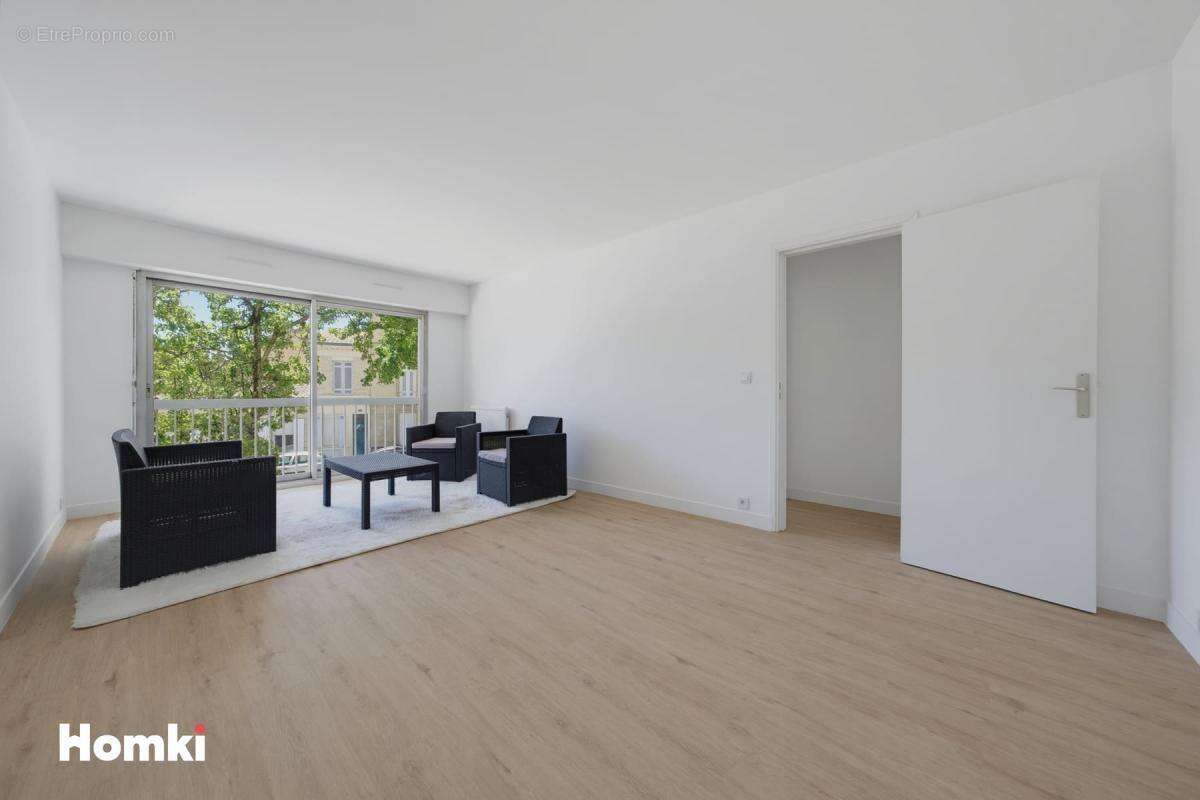 T3 rénové de 67 m² - photo 3