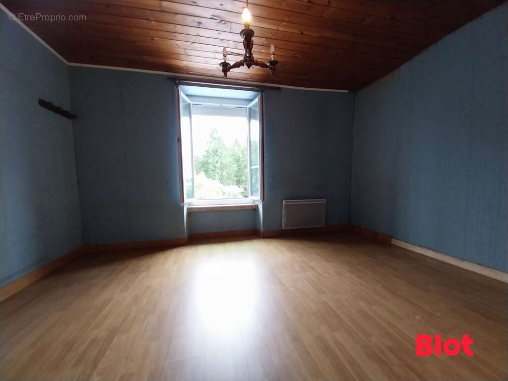 Maison à MINIAC-MORVAN