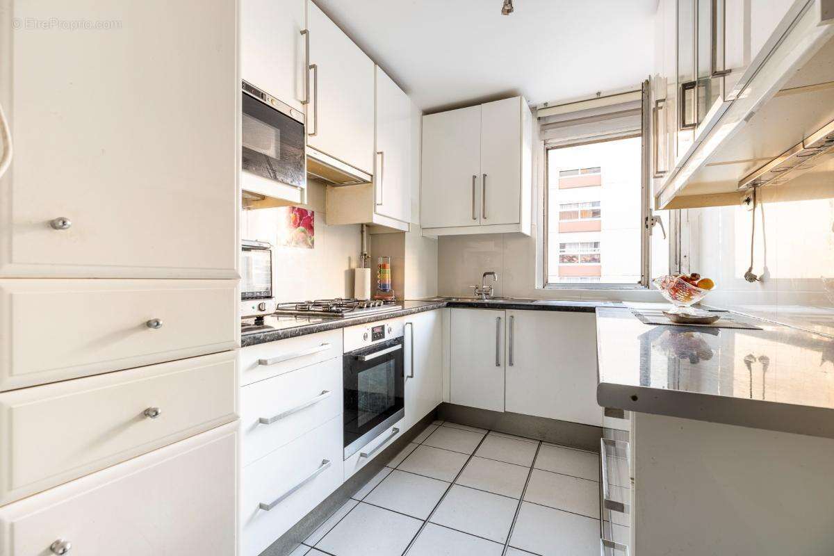 - 75019 paris - villa curial - etage eleve - traversant est/ouest - balcon de 6m2 - 4 chambres possible - cave et parking dispon - photo 3