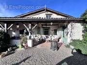 Maison à SERRES-ET-MONTGUYARD