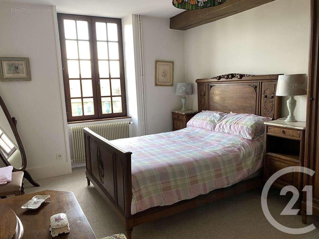 Maison à VAILLY-SUR-SAULDRE