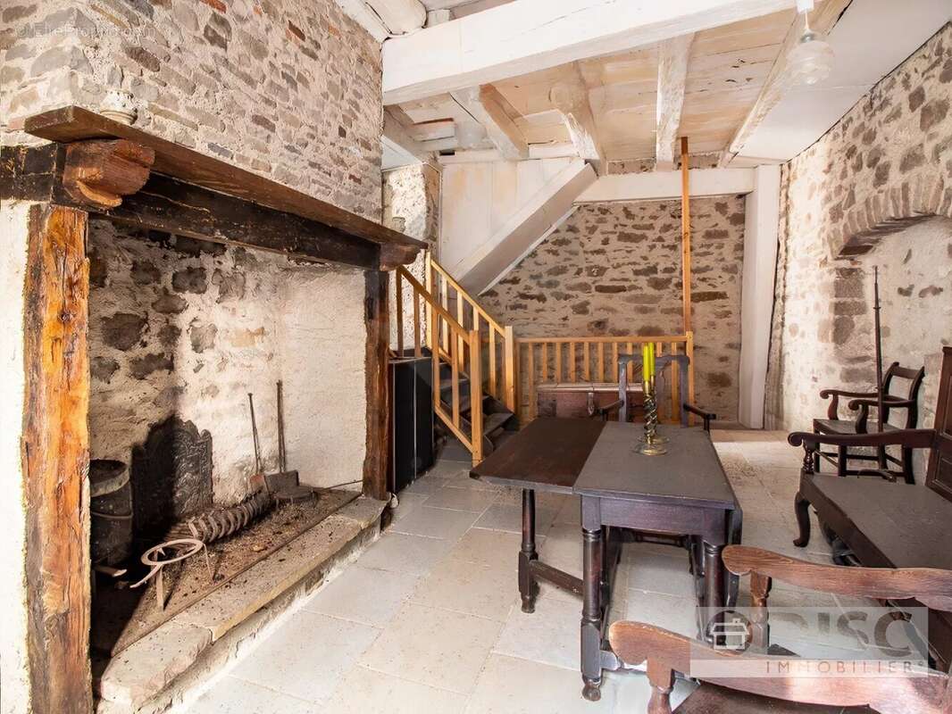 Maison à MONESTIES