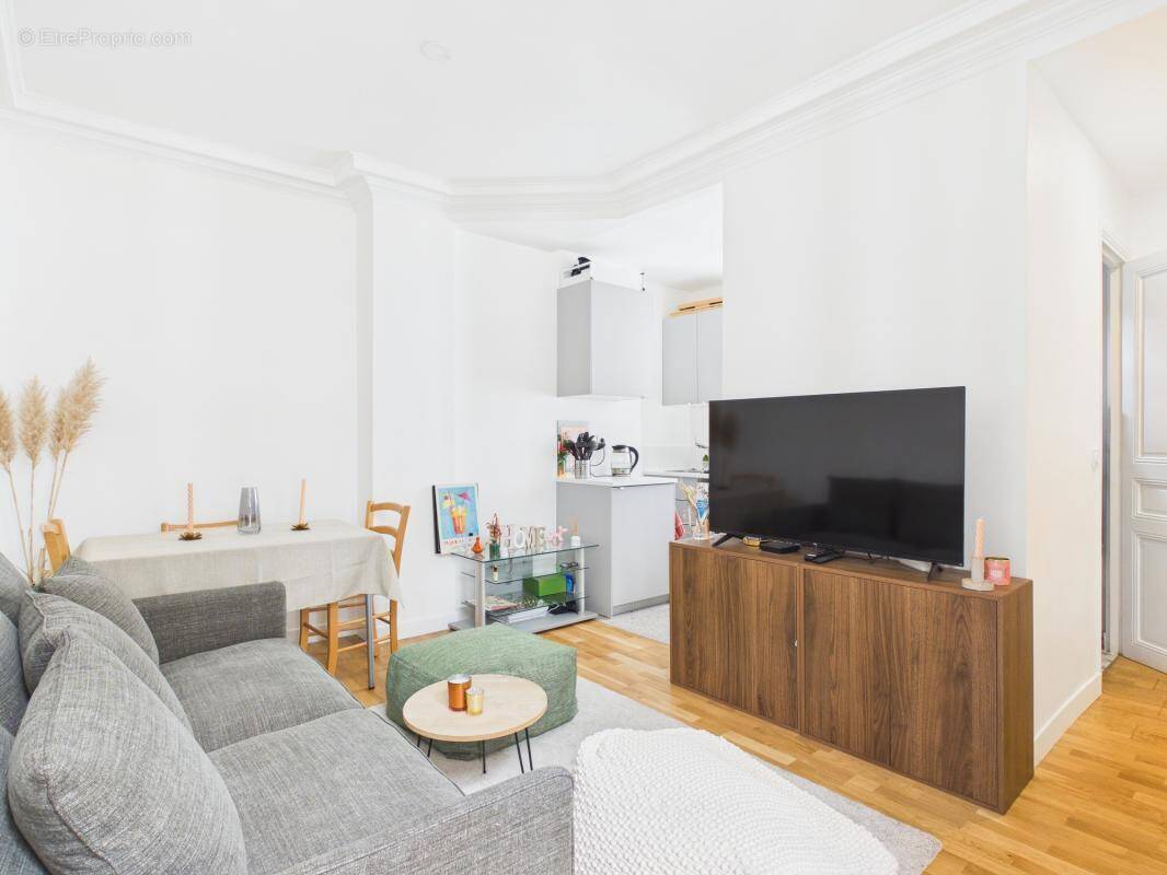 Appartement à PARIS-17E