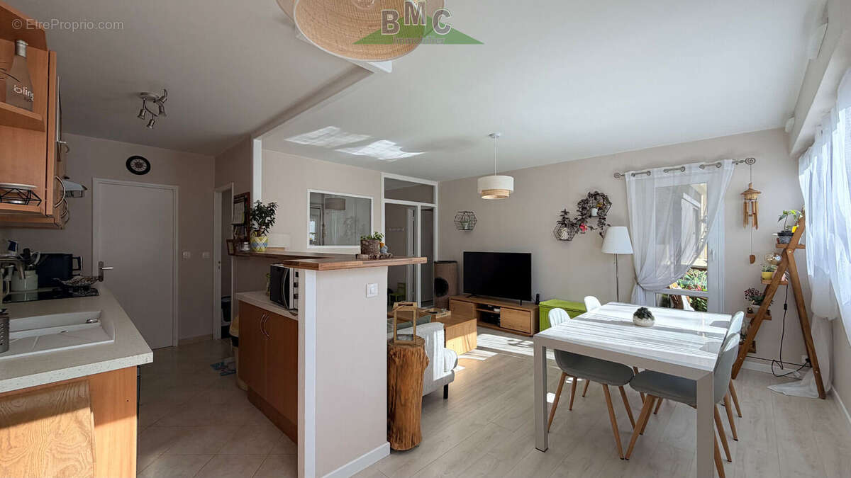 Appartement à LE PLESSIS-BOUCHARD