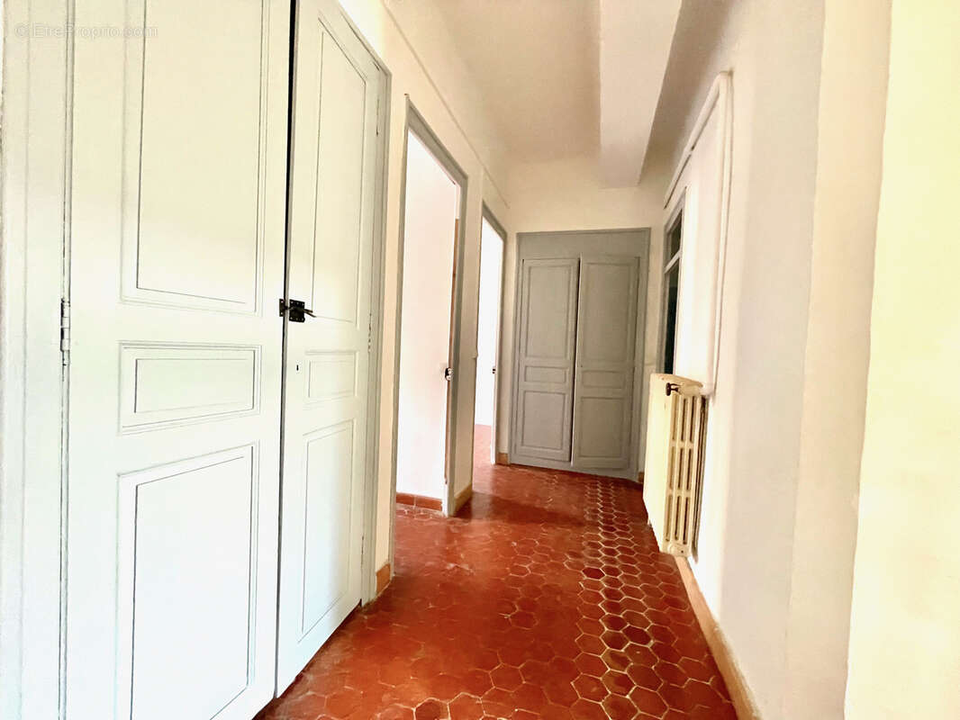 Appartement à SALERNES