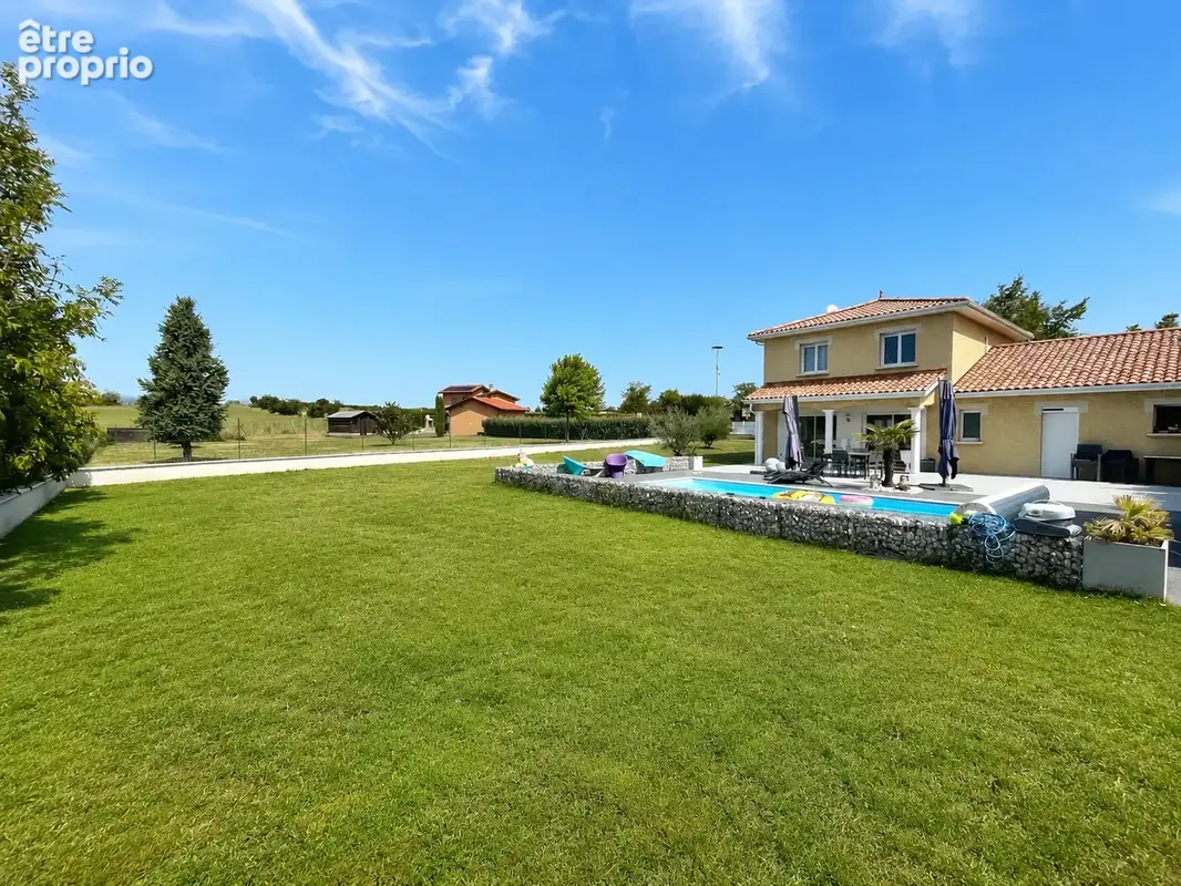 Villa avec piscine dans l'un des secteurs les plus prisés d'Irigny - photo 4