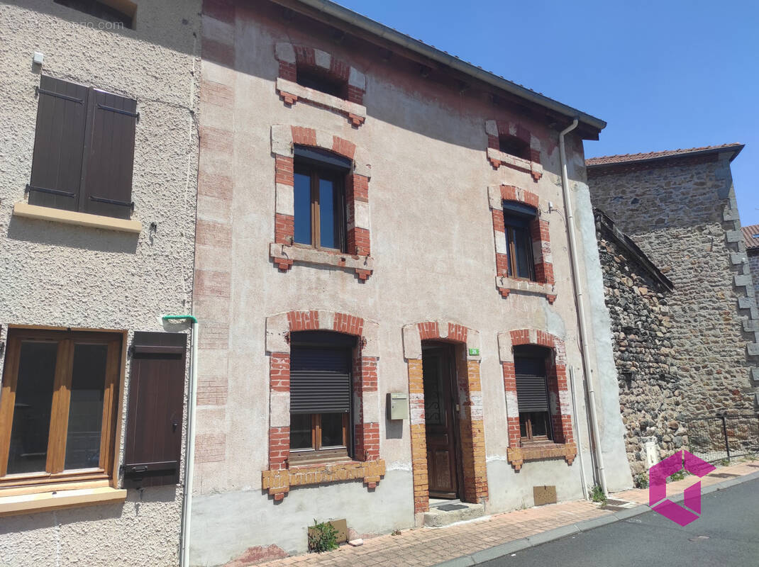 Maison à RETOURNAC