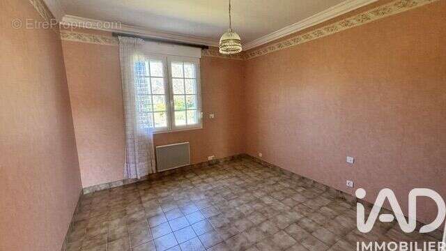 Maison 104 m² à Saint-Coulitz  - photo 5