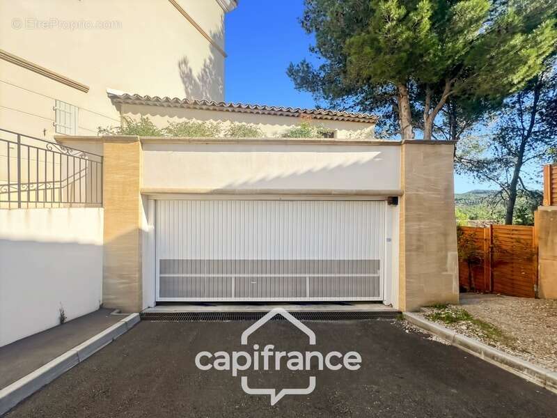 Appartement à MALLEMORT