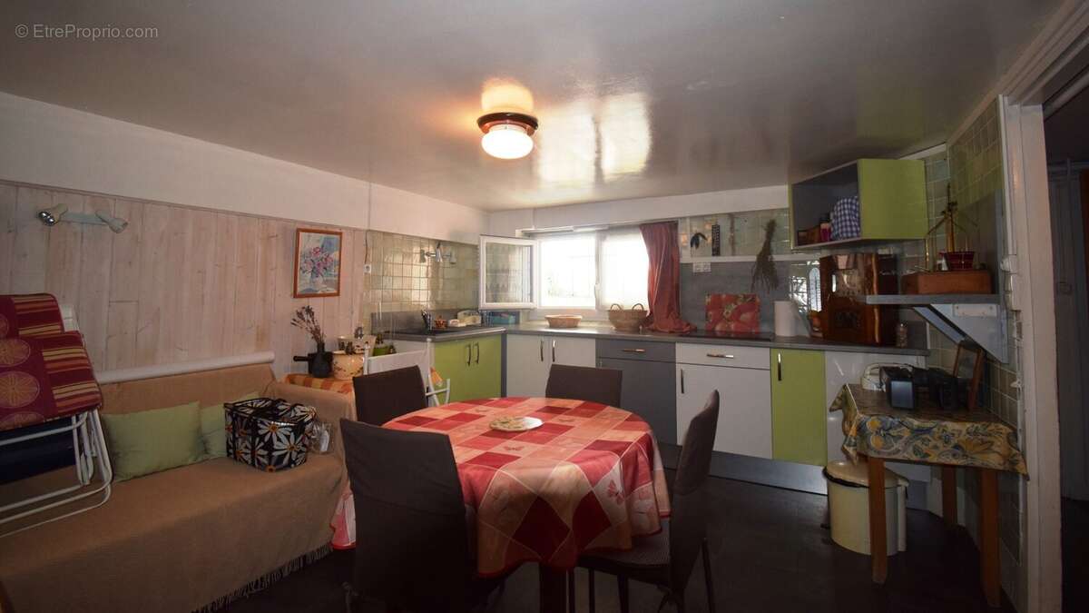 À VENDRE - Quartier des Garets - Maison 130 m² avec garage et jardin. - photo 12