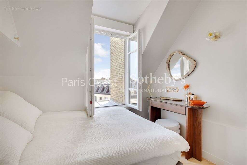 Appartement à PARIS-8E