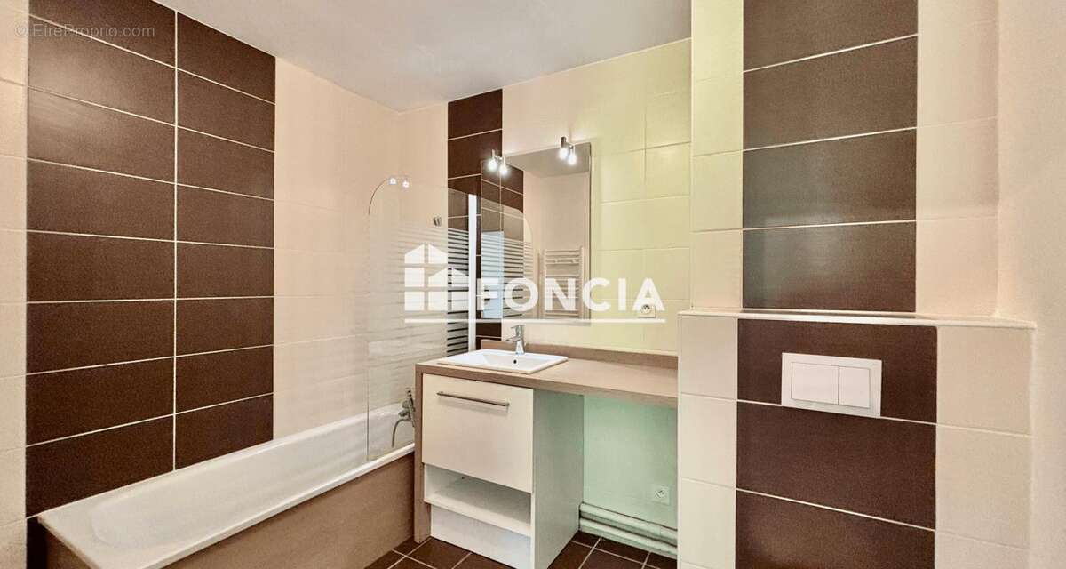 Appartement à CHAMPAGNE-AU-MONT-D'OR