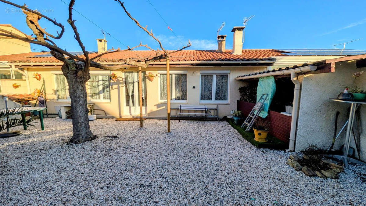 Autre à LAROQUE-DES-ALBERES