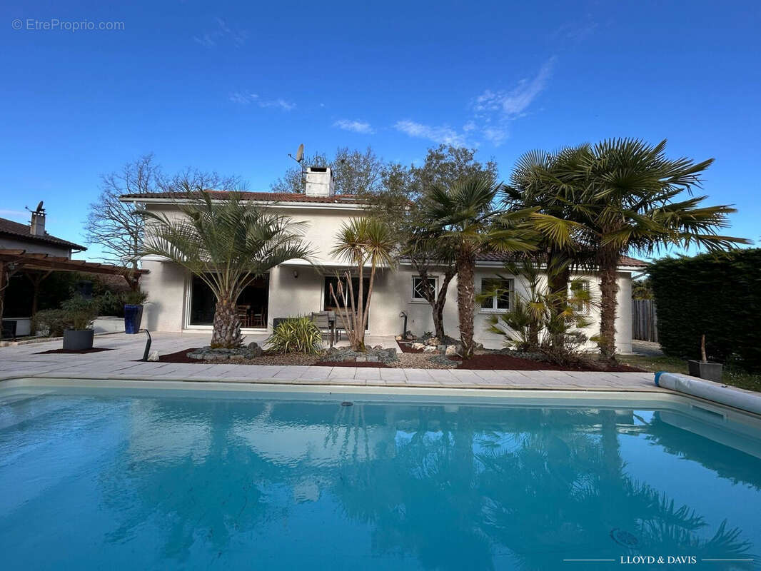 Maison à SAINT-JEAN-D&#039;ILLAC