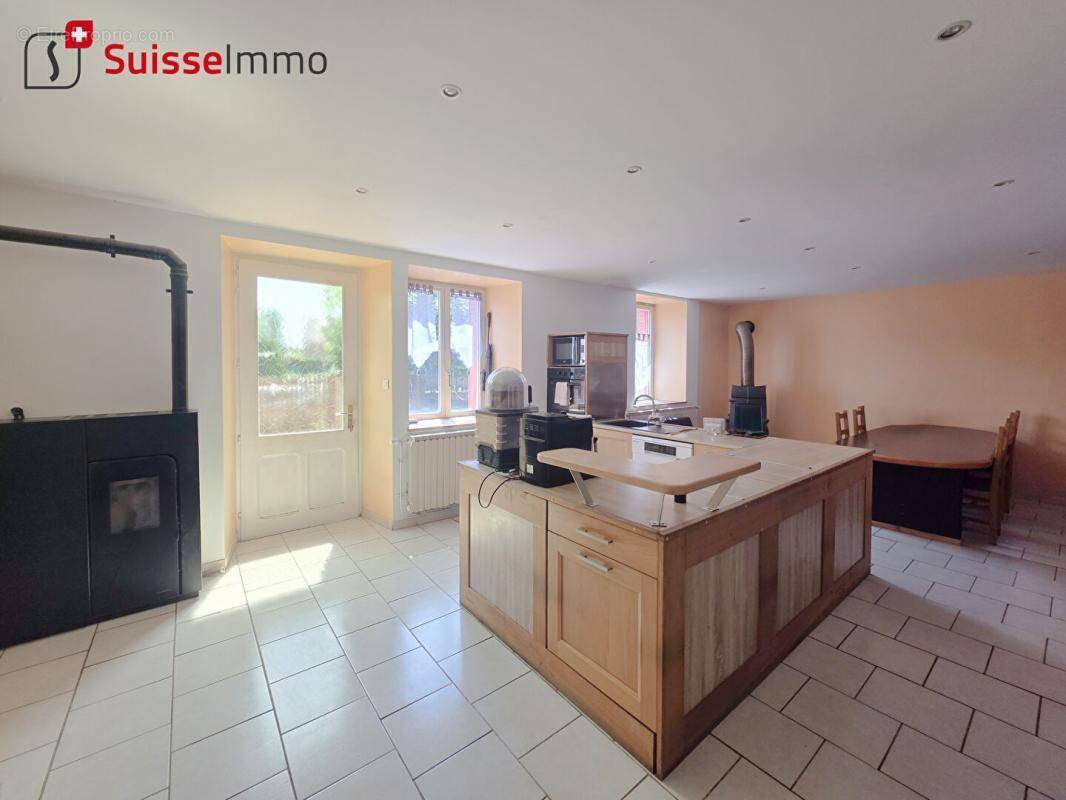 Maison à FONTENELLE-MONTBY