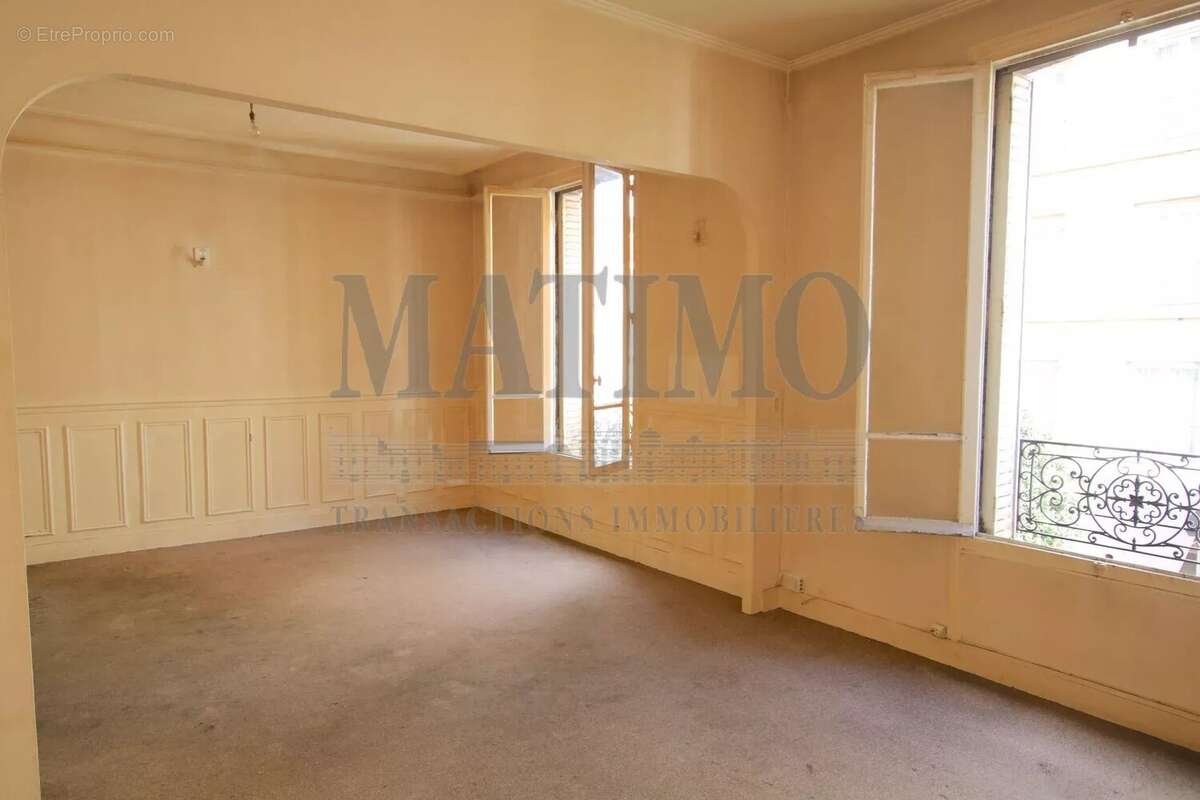 Appartement à LA GARENNE-COLOMBES