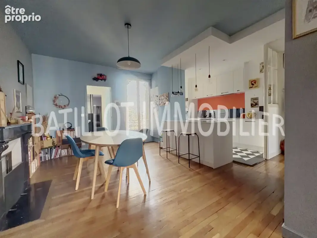 Reims, secteur St Thomas, bel appartement ancien, 2 chambres et très belle pièce de vie. - photo 5