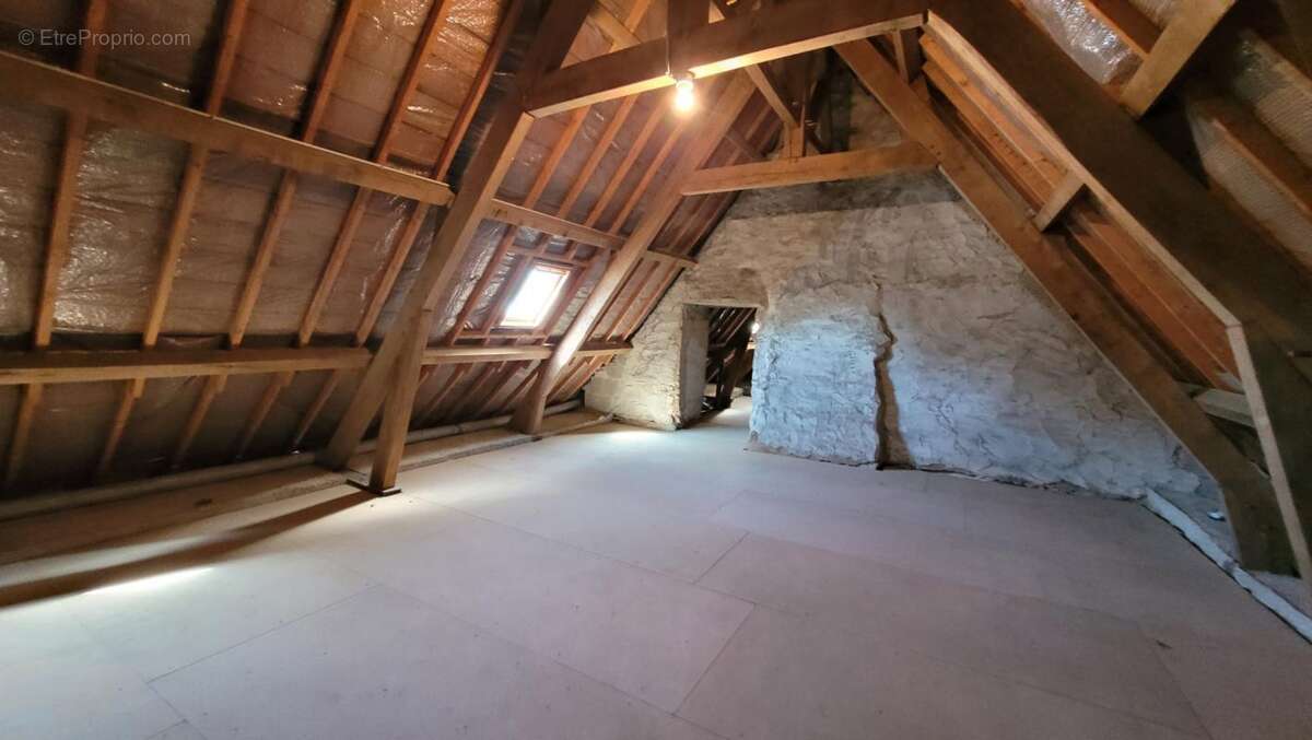 Maison à MERLEAC