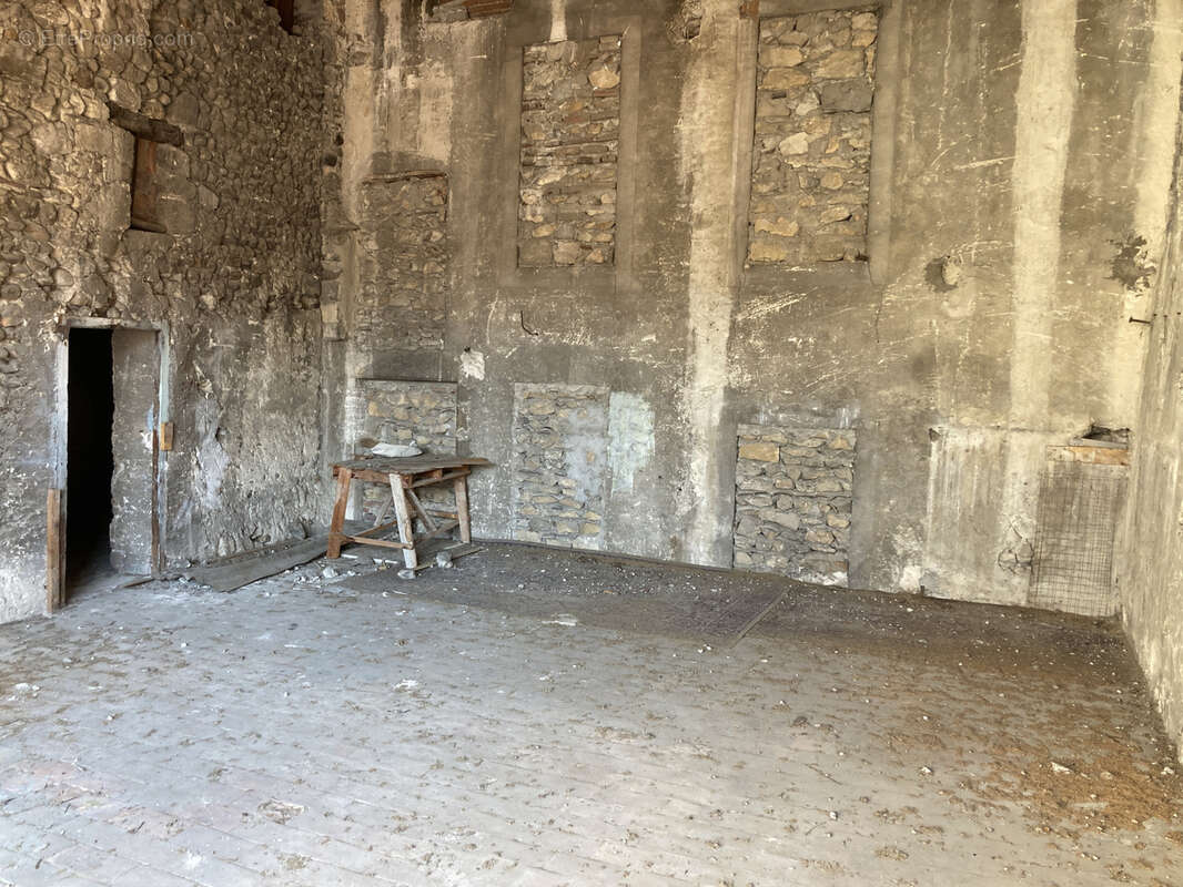 Maison à MONTELIMAR