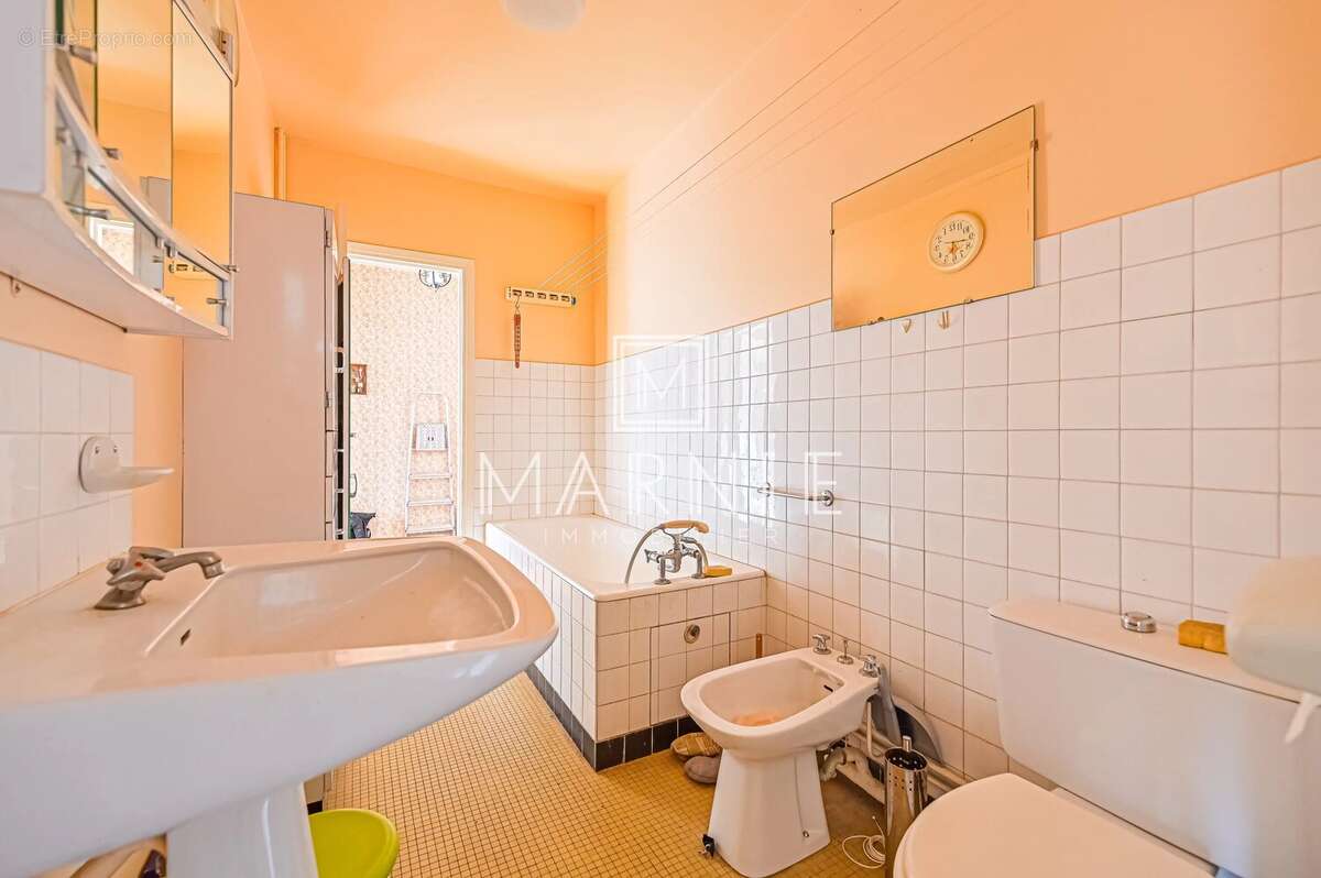 Appartement à PARIS-15E