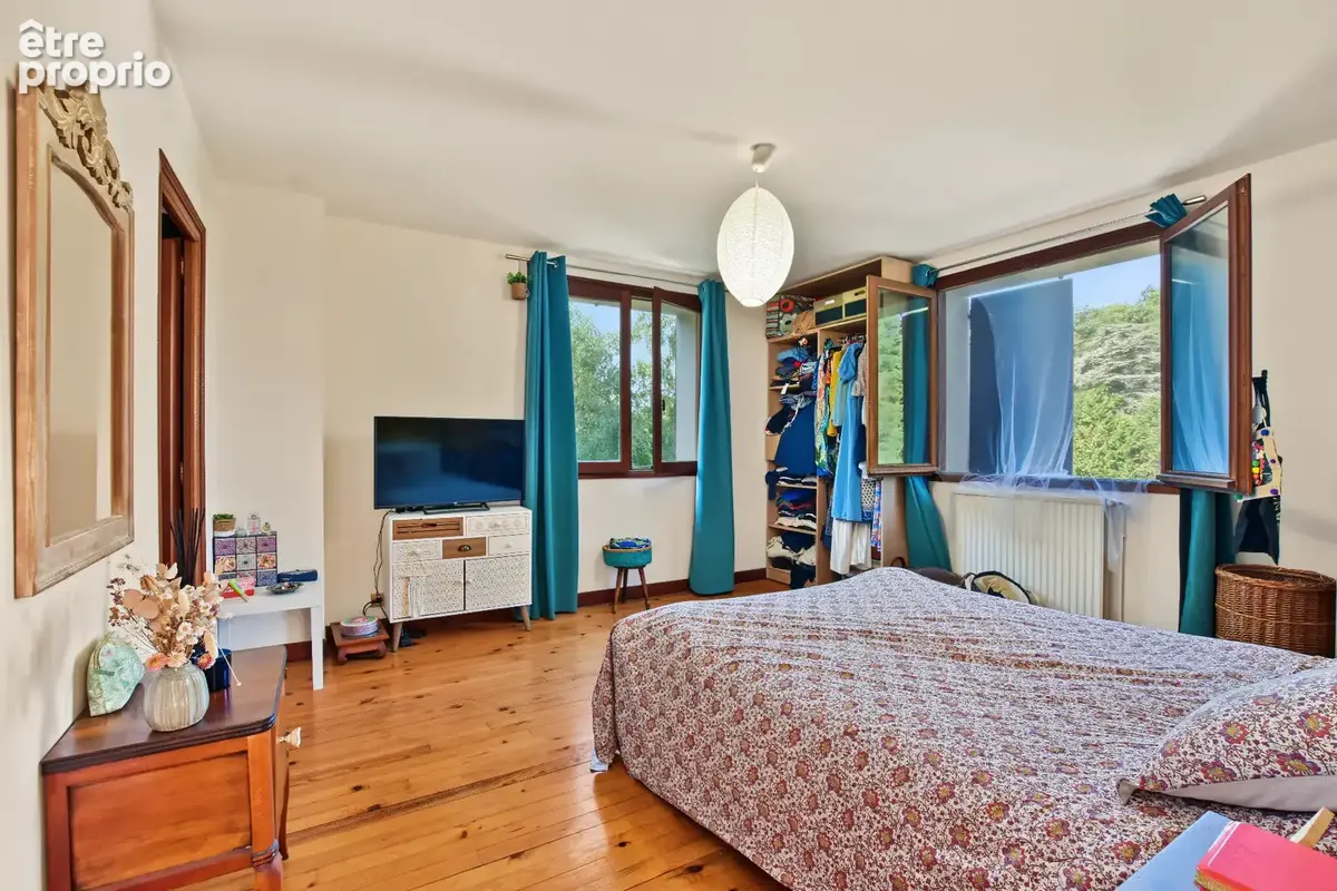 Grande maison familiale de 330 m² Carrez sur 1400 m² de terrain - 4 chambres, sous-sol complet et combles aménagés - photo 48