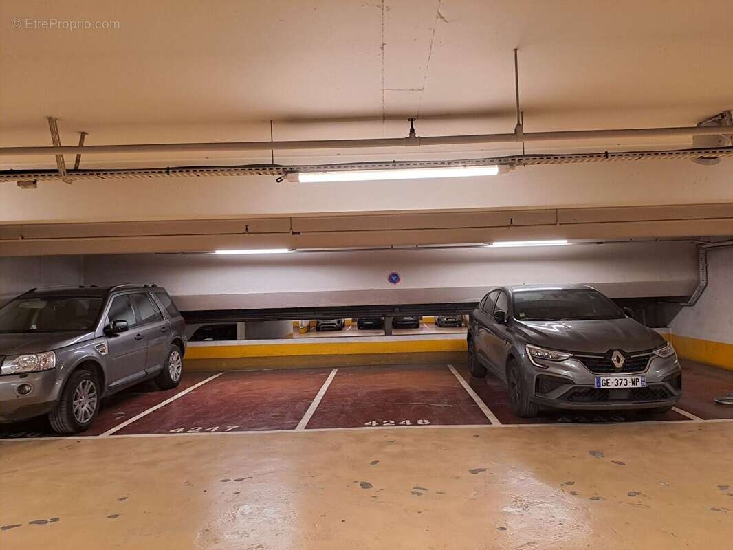 Parking à PARIS-13E