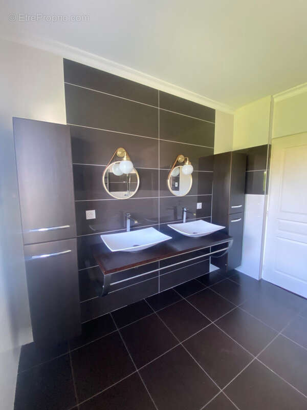 Maison à AMBARES-ET-LAGRAVE