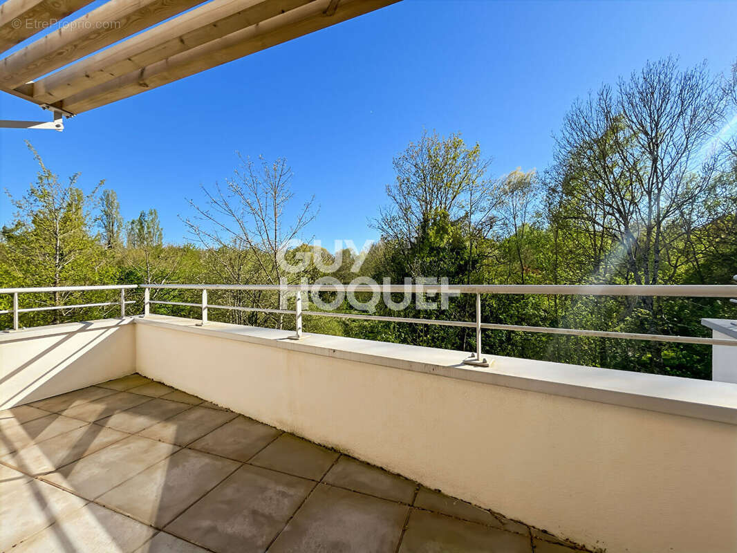 Appartement à FONTENAY-TRESIGNY