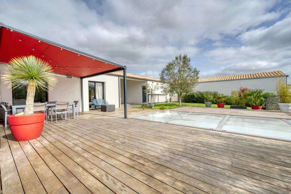 Maison à SAINT-JEAN-DE-LIVERSAY