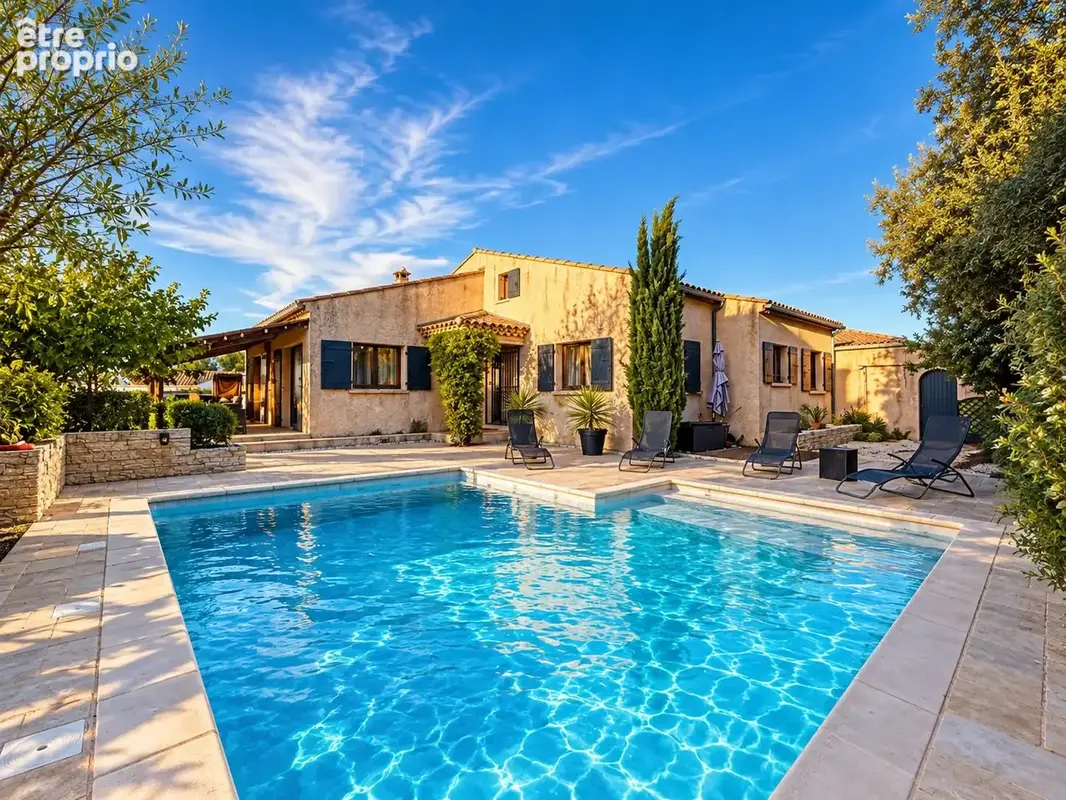 POULX Magnifique maison 5 pièces de 150 m2 avec piscine chauffée et mazet rénové - photo 1
