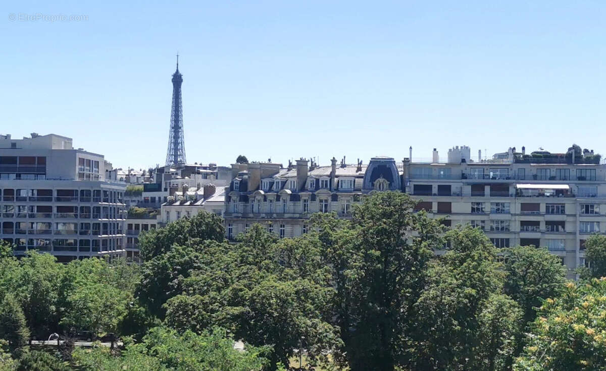Appartement à PARIS-16E