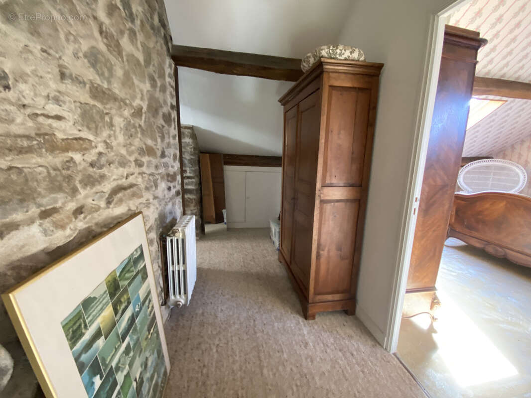 Maison à MONTREUILLON