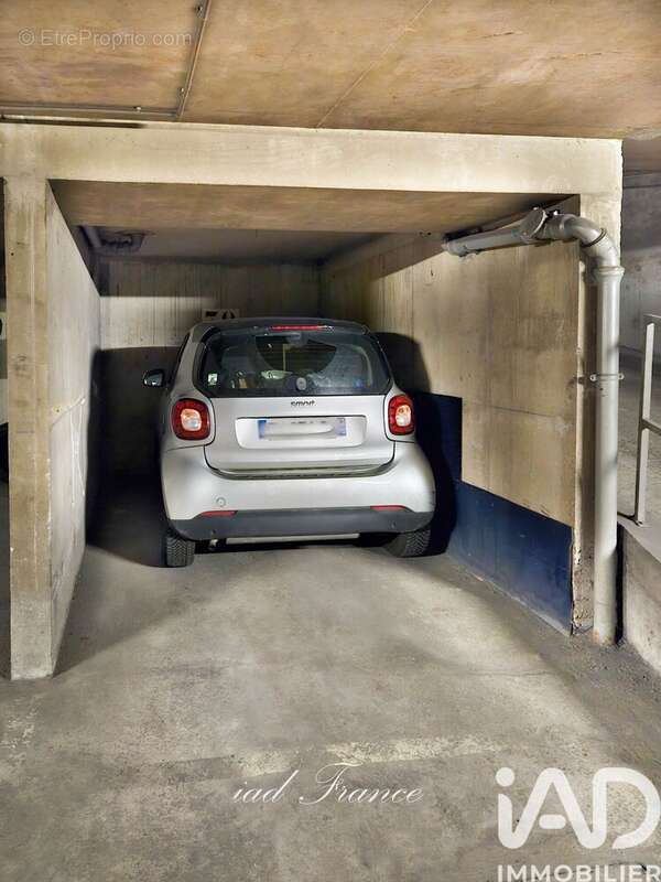 Photo 2 - Parking à PARIS-15E