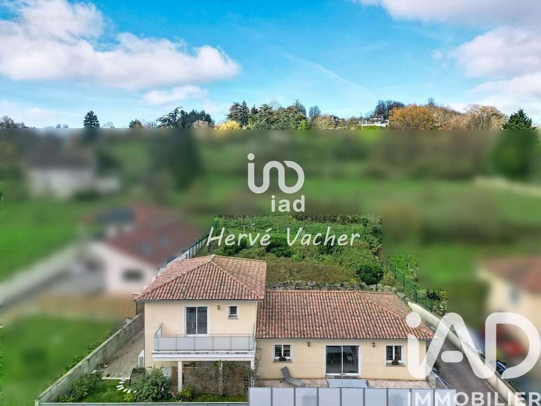 Photo 2 - Maison à VILLIEU-LOYES-MOLLON