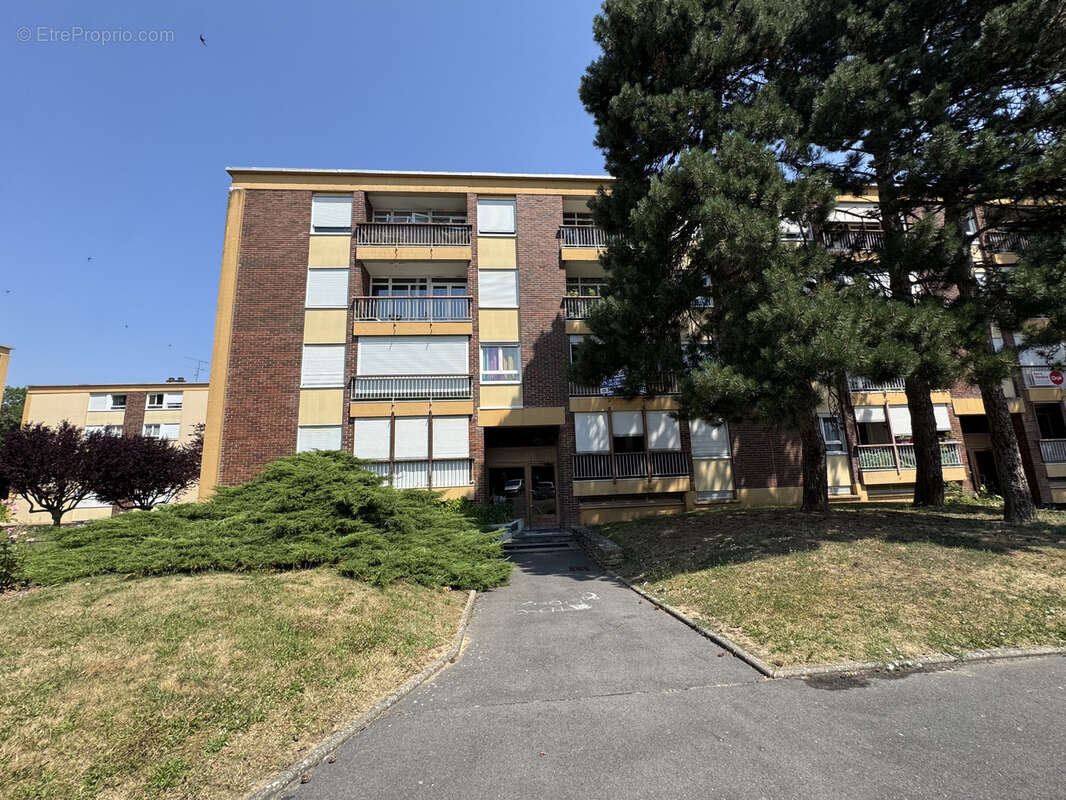 Appartement à SURVILLIERS