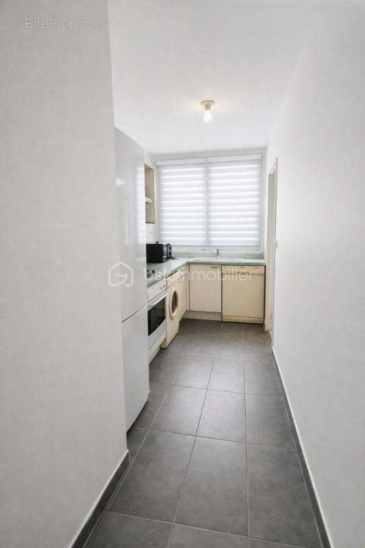 Paris 13ème - Appartement 2 pièces  en bon état calme et lumineux avec cave et parking - photo 6