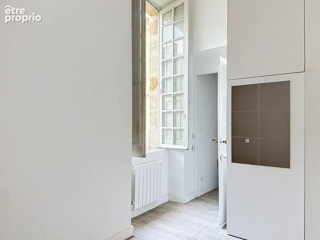 Bordeaux Saint-Michel   T2 de 40 m2 dans un immeuble en pierre - photo 3
